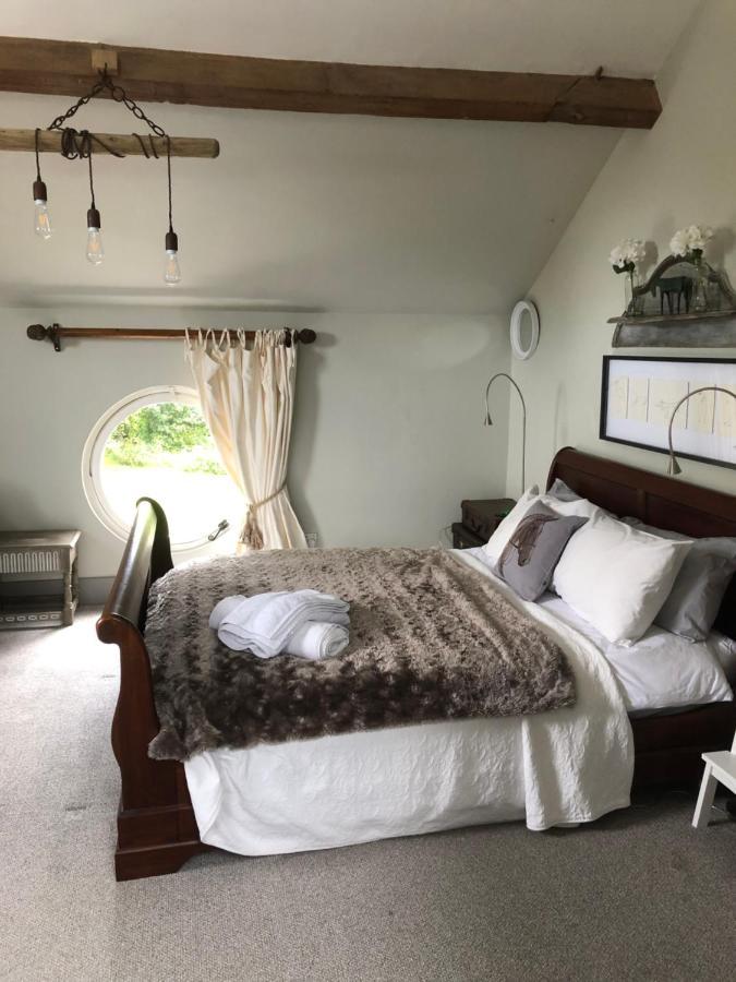 The Jockey Room Hideaway Spurstow ภายนอก รูปภาพ
