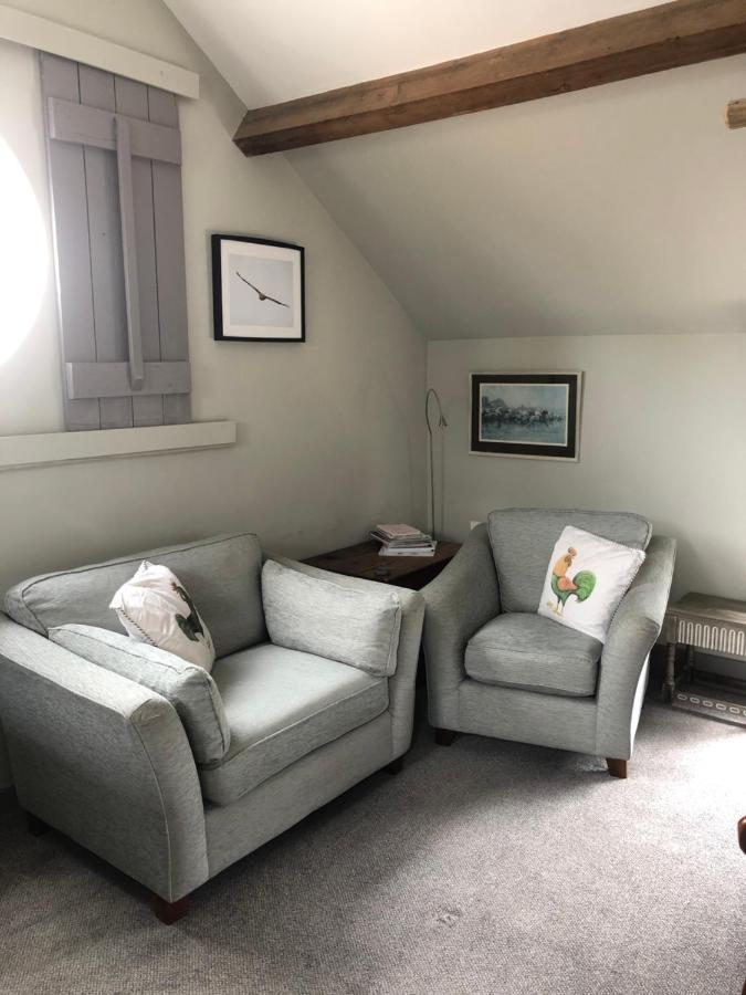 The Jockey Room Hideaway Spurstow ภายนอก รูปภาพ